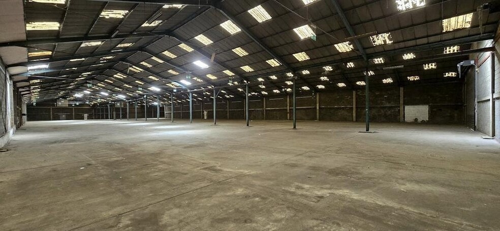 Renwick Rd, Barking to rent - Building Photo - Image 3 of 19