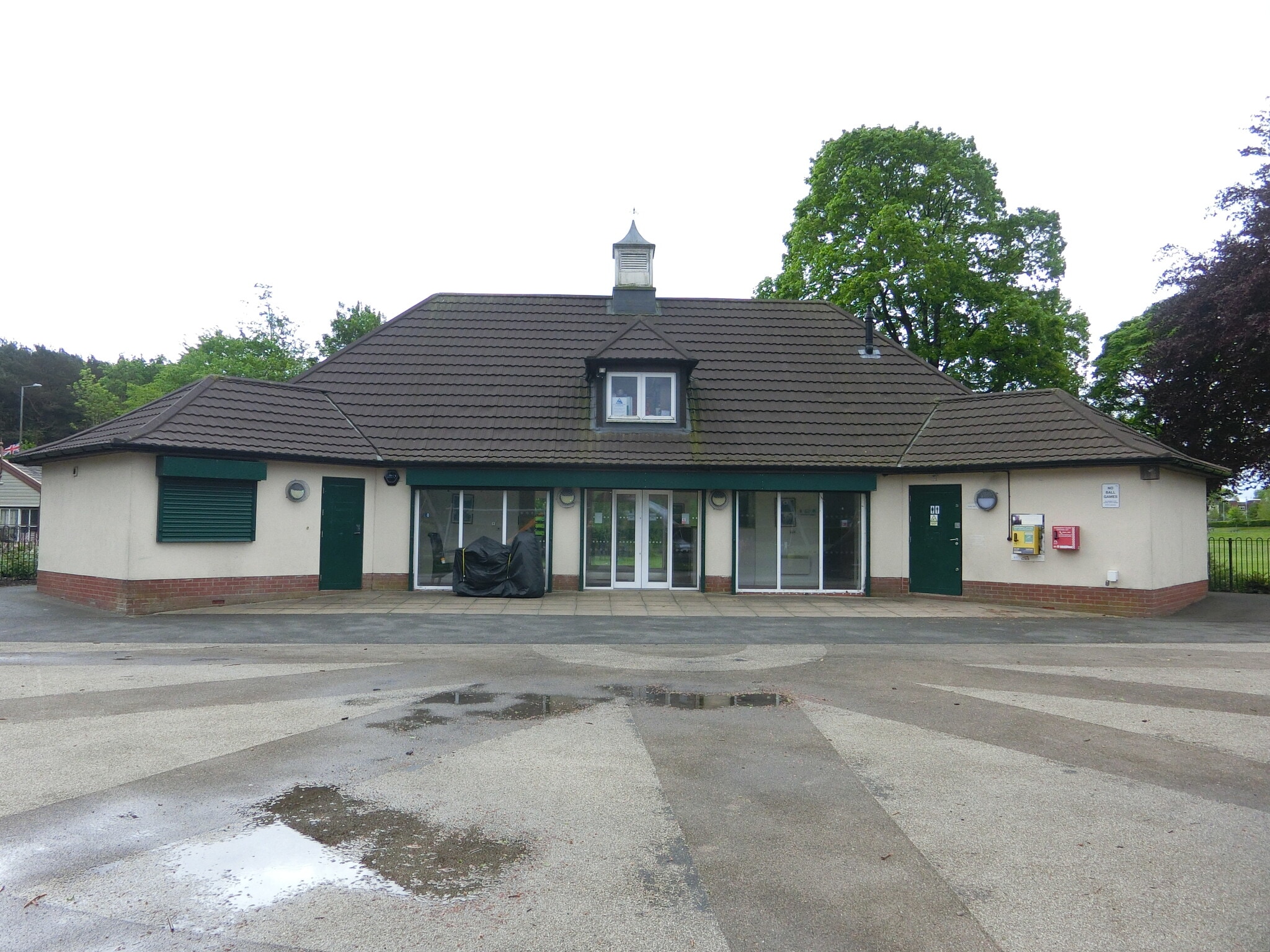 234 Rugeley Rd, Cannock to rent Building Photo- Image 1 of 4