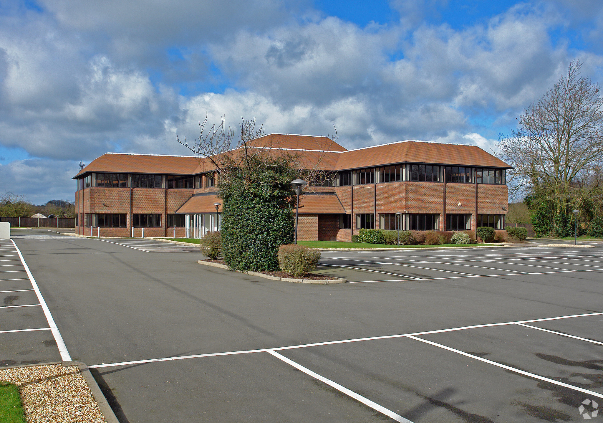 Oxford Rd, Stokenchurch for rent Building Photo- Image 1 of 9