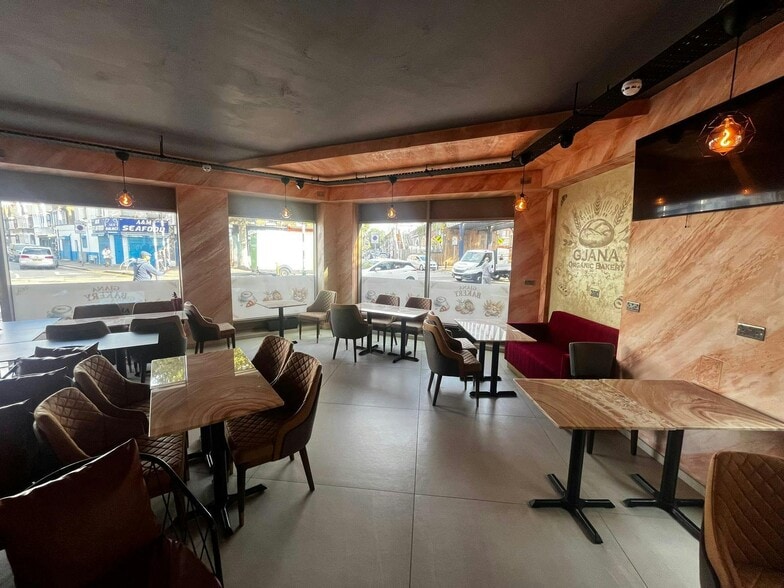 643 High Rd, London to rent - Building Photo - Image 2 of 14