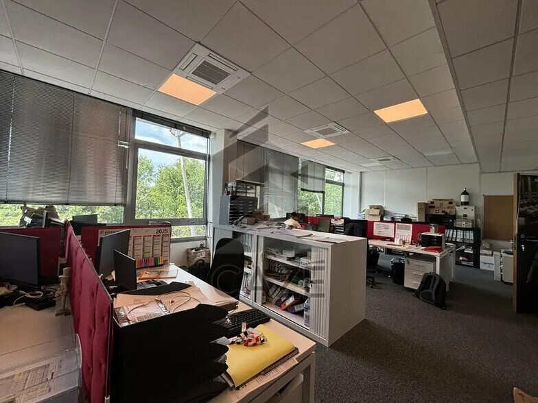 Office in Pessac to rent - Interior Photo - Image 2 of 6