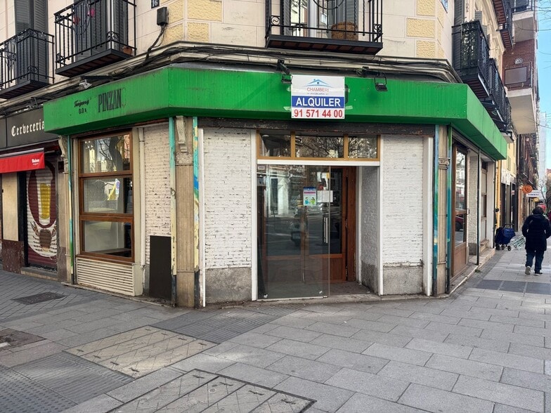 Retail in Madrid, Madrid to rent - Building Photo - Image 1 of 2