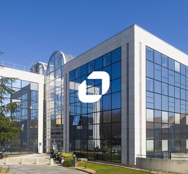 Office in Cergy to rent Building Photo- Image 1 of 11