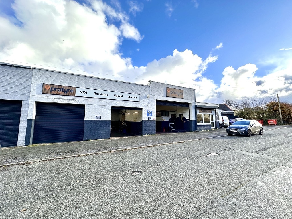132 Ellis Av, Haverfordwest for sale Primary Photo- Image 1 of 3