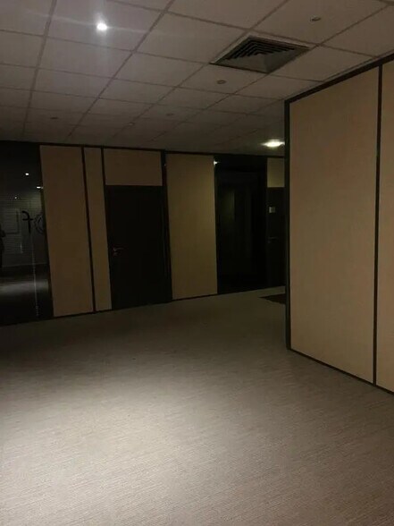 16 Avenue Jean D'Alembert, Trappes to rent - Interior Photo - Image 3 of 5