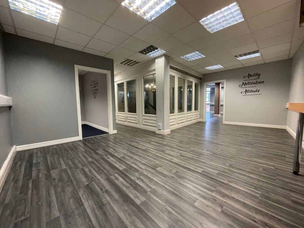 7-25 Sayers Ln, Tenterden to rent Interior Photo- Image 1 of 4