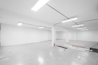 9-13 Osborn St, London to rent Building Photo- Image 2 of 20