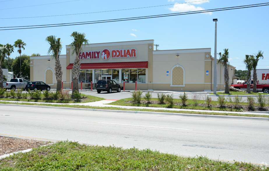 1049 W King St, Cocoa, FL for sale - Primary Photo - Image 2 of 5