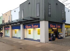 Market Walk, Newton Abbot to rent Building Photo- Image 1 of 1