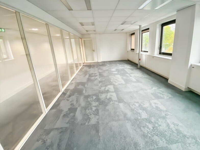 68 Avenue Du Général De Gaulle, Maisons-Alfort to rent - Interior Photo - Image 3 of 6