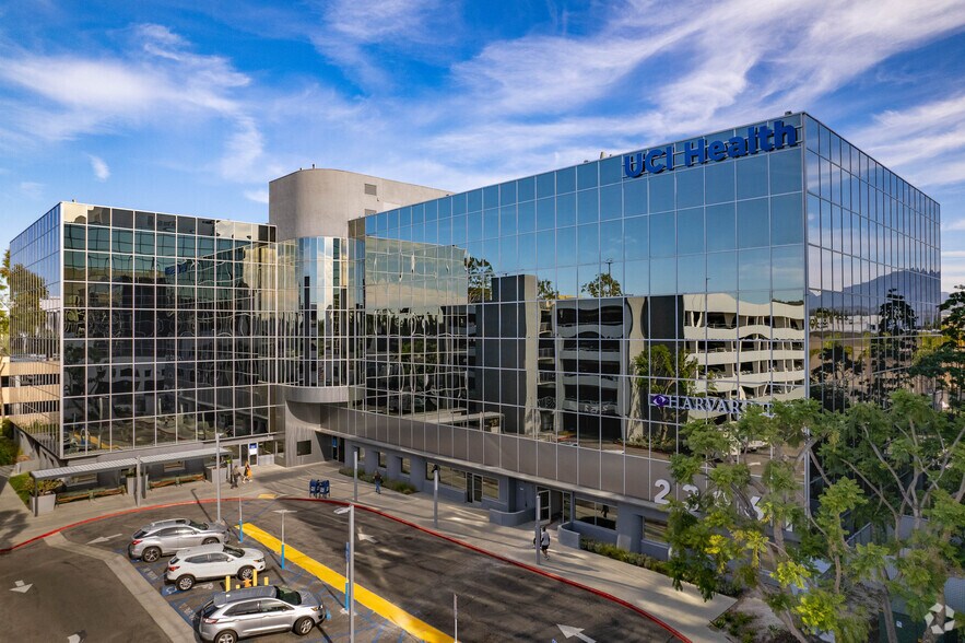 23961 Calle de la Magdalena, Laguna Hills, CA to rent - Building Photo - Image 2 of 10