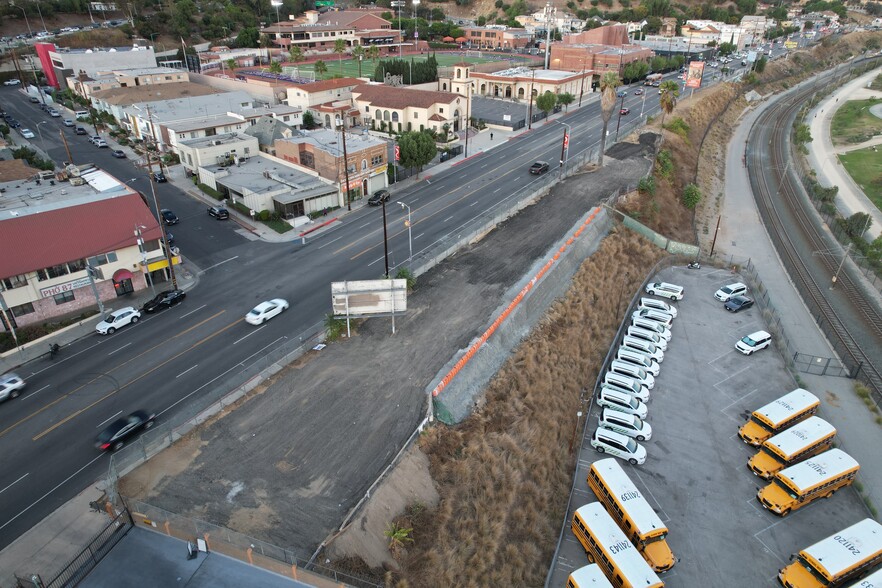 1040 N Broadway, Los Angeles, CA for rent - Aerial - Image 1 of 3