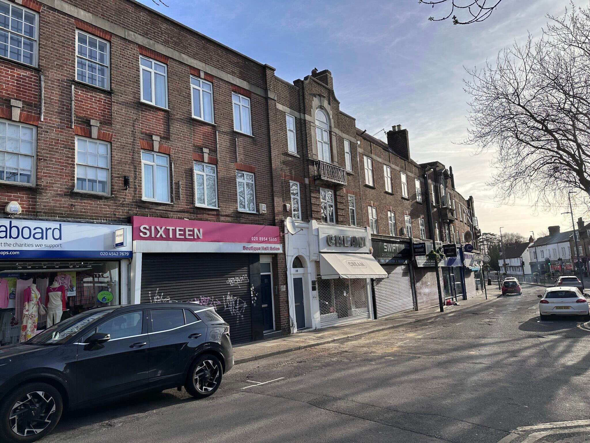 40 The Broadway, Stanmore to rent Primary Photo- Image 1 of 2