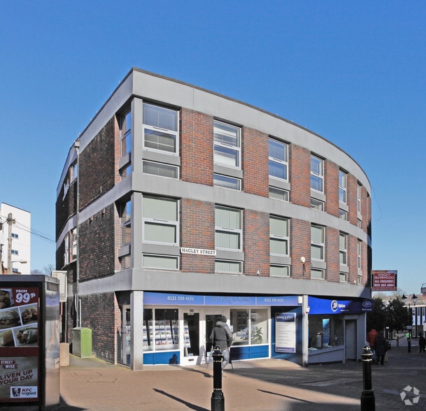 Hagley St, Halesowen to rent - Primary Photo - Image 1 of 3