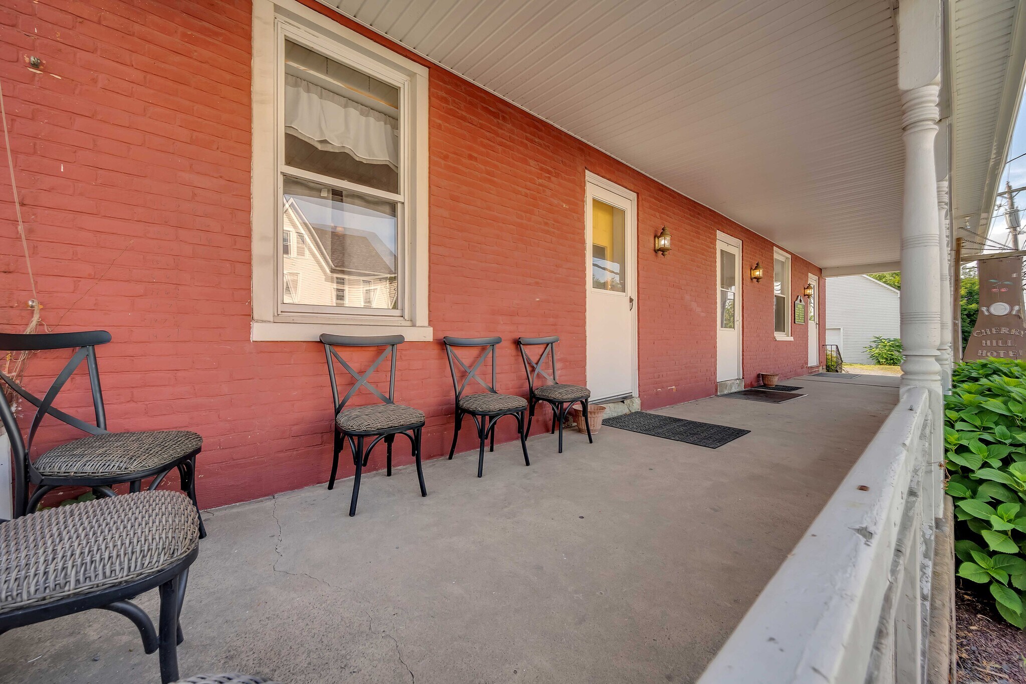 442 Bushkill Center Rd, Nazareth 18064 Cherry Hill Hotel