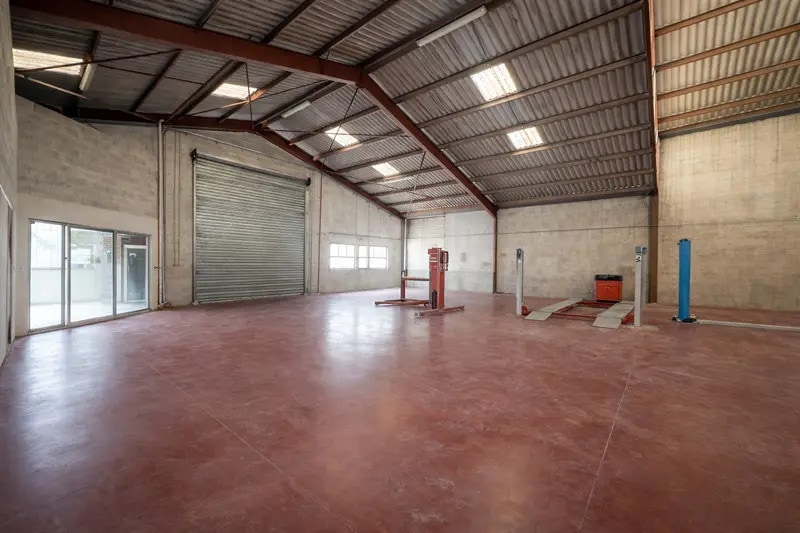 Light Industrial in Perpignan for sale - Interior Photo - Image 2 of 3