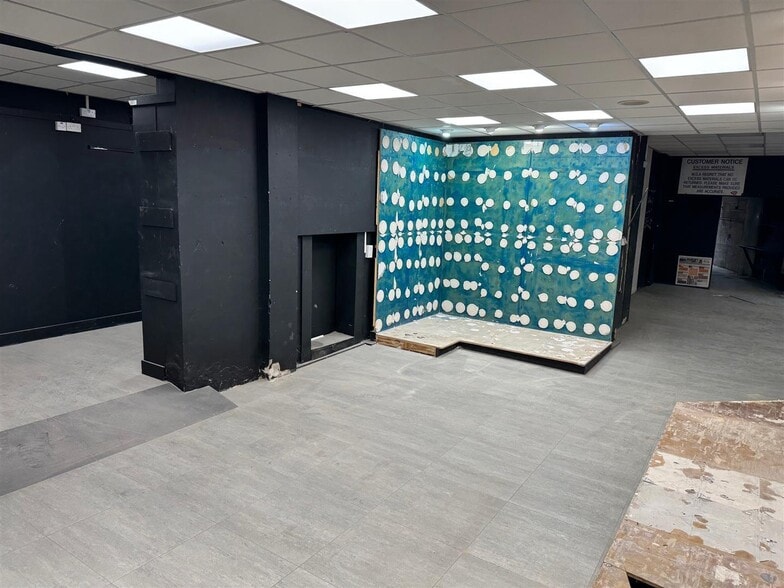 186-194 Chingford Mount Rd, London to rent - Building Photo - Image 3 of 10