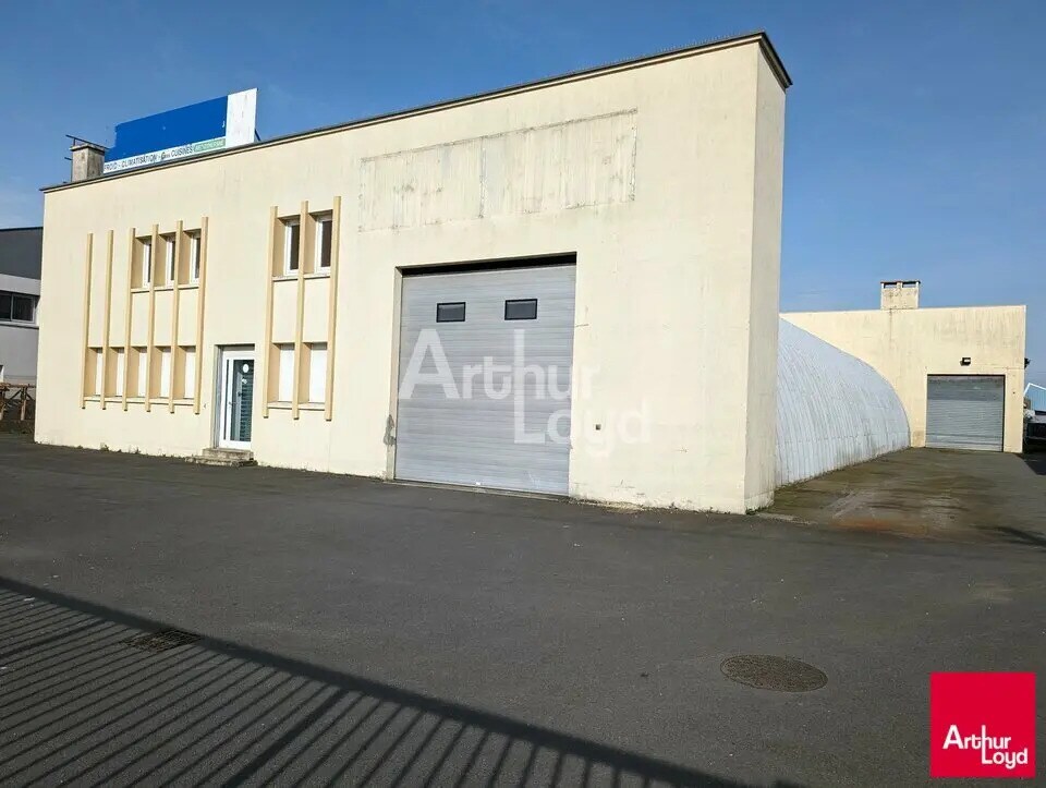 Location Local d'activités 750 m² - Photo 1