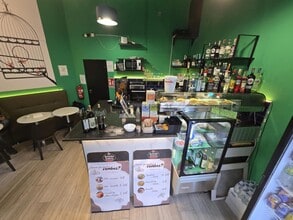 Retail in Barcelona, Barcelona to rent Interior Photo- Image 2 of 9