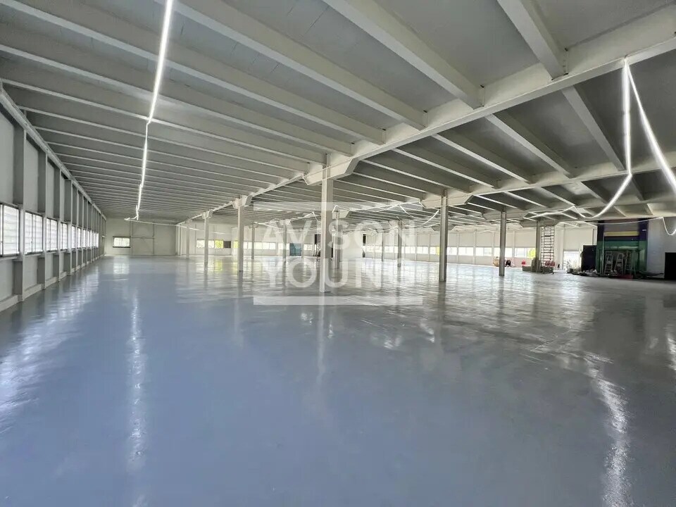 Location Entrepôt 4 000 m² - Photo 1