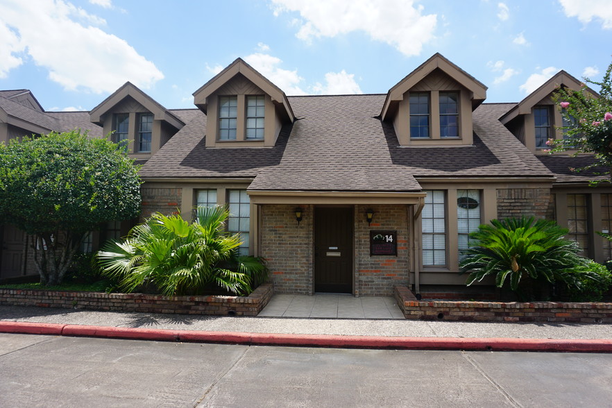 6910 Bellaire Blvd, Houston, TX for sale - Building Photo - Image 1 of 1