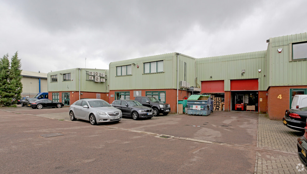 2 Watchmead, Welwyn Garden City for sale - Building Photo - Image 2 of 6