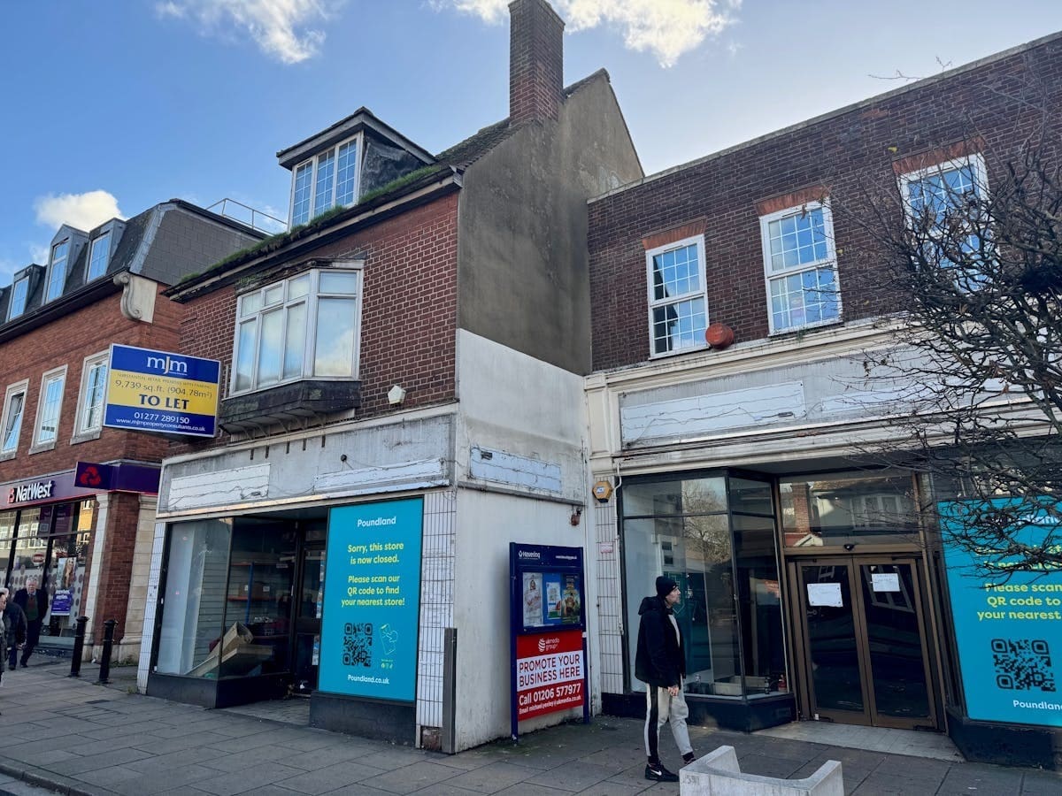 116-118 High St, Hornchurch to rent Primary Photo- Image 1 of 7