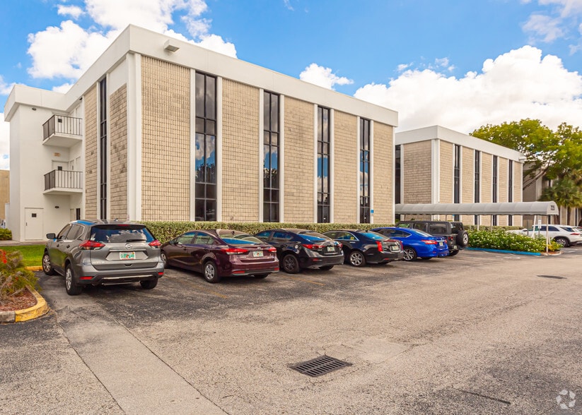 7225 NW 25th St, Miami, FL for sale - Primary Photo - Image 1 of 1