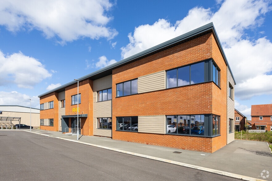 Hopclover Way, Ringwood for sale - Building Photo - Image 1 of 1