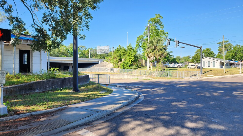 8078 Devoe St, Jacksonville, FL for sale - Building Photo - Image 3 of 11