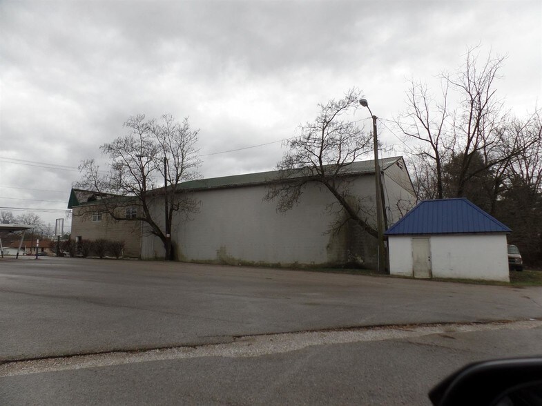 1257 S Main St, London 40741 UK