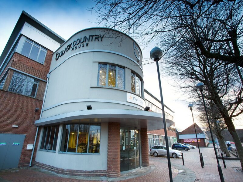 Rounds Green Rd, Oldbury to rent Building Photo- Image 1 of 4