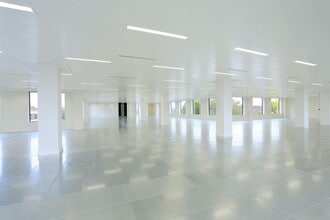 20 Kingston Rd, Staines to rent Interior Photo- Image 1 of 16