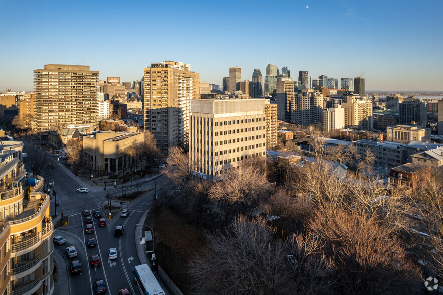 3550 Ch De La Côte-Des-Neiges, Montréal, QC for rent - Aerial - Image 2 of 5