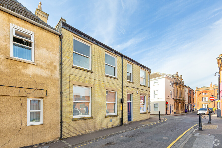 Finkin St, Grantham for rent - Building Photo - Image 2 of 5