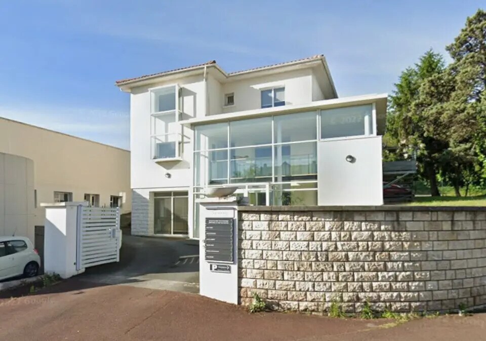 Vente Bureaux 300 m² - Photo 1