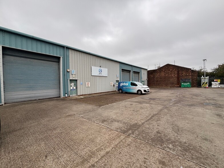 Woodville St, Glasgow to rent - Building Photo - Image 2 of 8