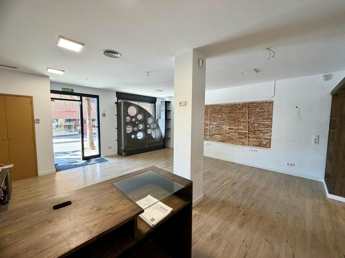 Granollers, BAR 08401 - Unit 1 - - Interior Photo - Image 1 of 13
