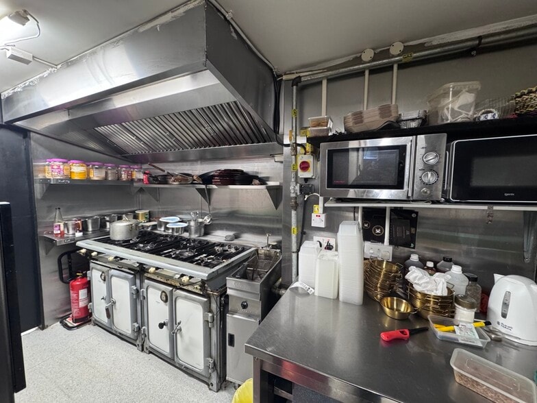 50 Ram Yard, Bedford for sale - Interior Photo - Image 2 of 8