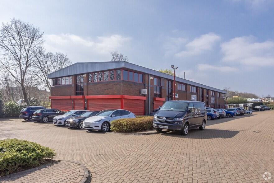 Quarry Park Clos, Northampton for sale - Primary Photo - Image 1 of 1