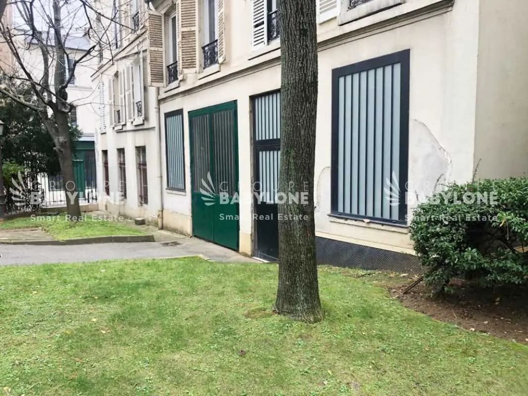 Office in Paris for sale Building Photo- Image 1 of 12