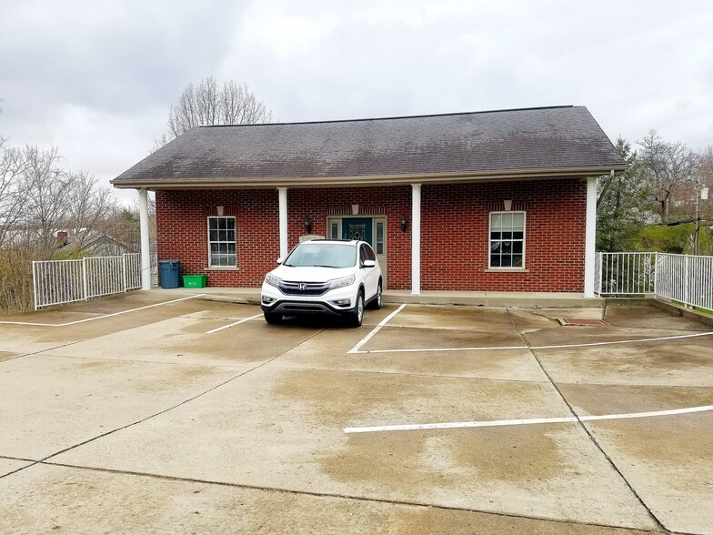 2521 Anderson Rd, Crescent Springs, KY for rent - Building Photo - Image 2 of 4