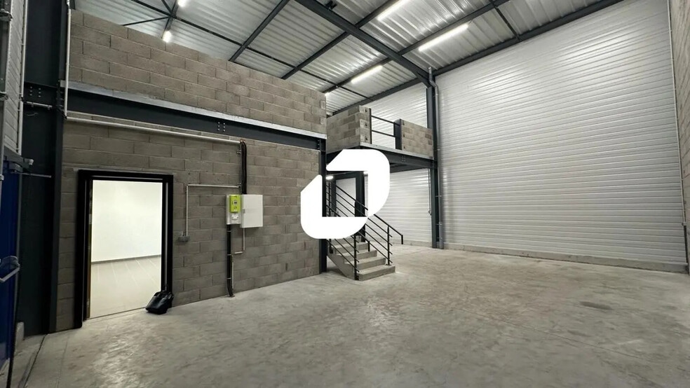 4 A Rue Denis Papin, Illkirch-Graffenstaden to rent - Building Photo - Image 2 of 22