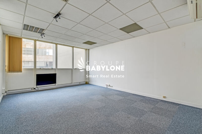 Office in Levallois-Perret to rent Interior Photo- Image 1 of 4