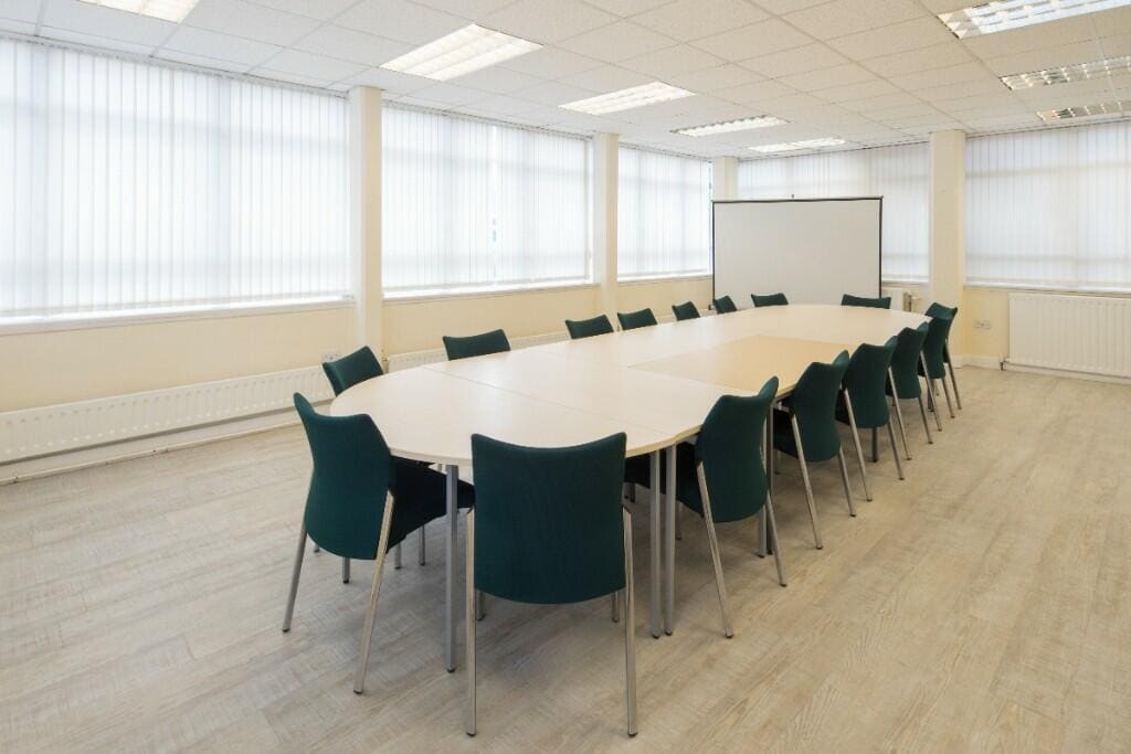 Albion Rd, Bradford to rent Interior Photo- Image 1 of 11