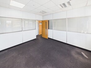 Glenfield Rd, East Kilbride to rent Interior Photo- Image 2 of 2
