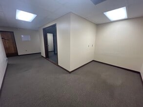 7815 N Dale Mabry Hwy, Tampa, FL to rent Interior Photo- Image 2 of 2