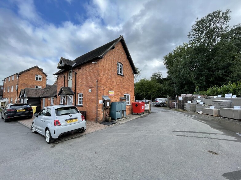 Bell Yard, Tenbury Wells for sale - Building Photo - Image 2 of 3