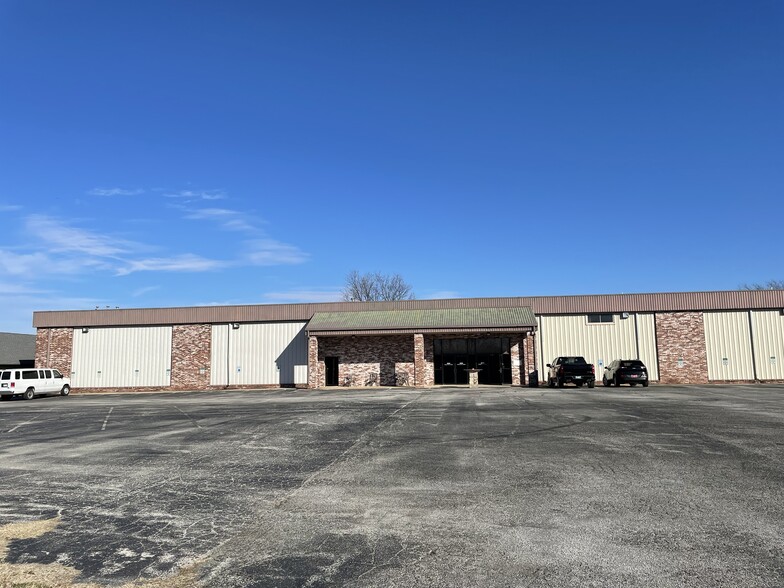 596 W 141st St, Glenpool, OK for sale - Primary Photo - Image 1 of 1