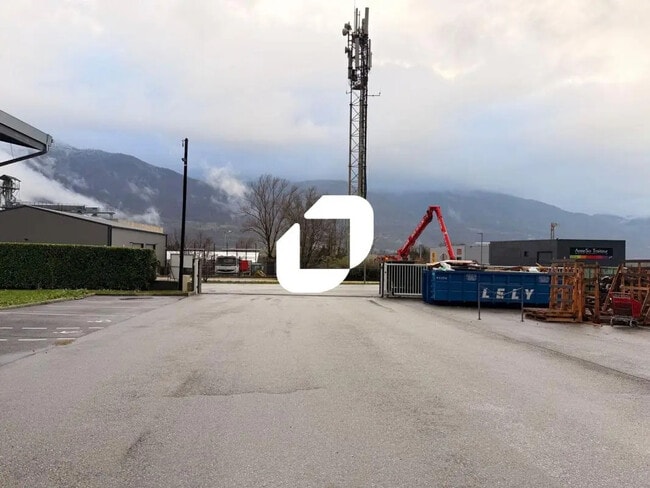 Location Local d'activités 225 m²